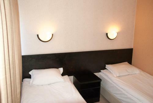 Everest Hotel