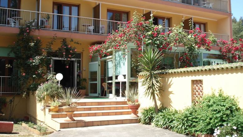Hotel Cyrnea