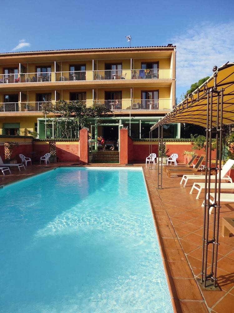 Hotel Cyrnea