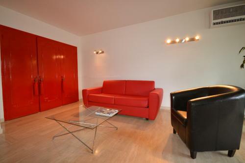 Large Studio Apartment