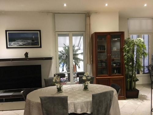 Apartamento Viva Riviera - 4 Bedrooms 2 Bathrooms Cannes