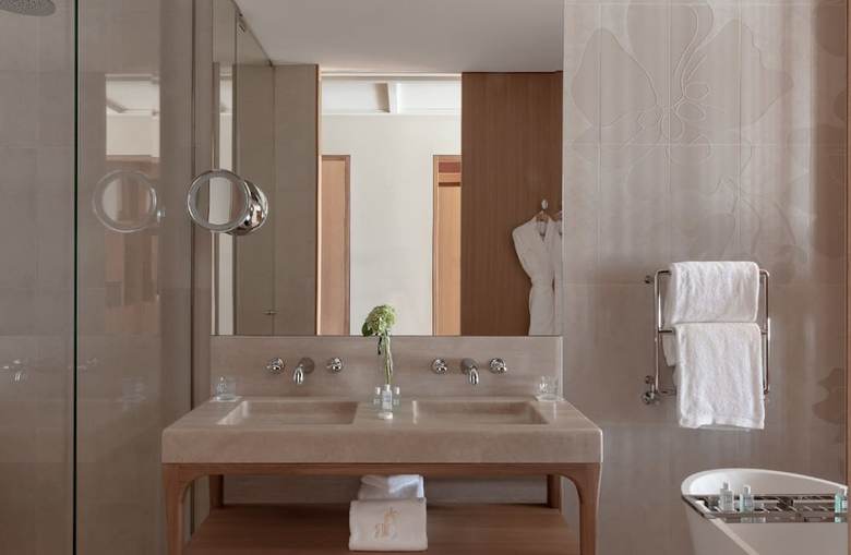 Royal Champagne Hotel & Spa