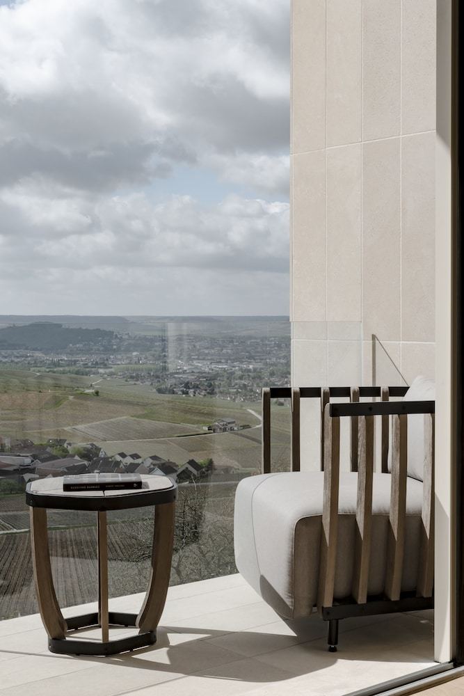 Royal Champagne Hotel & Spa