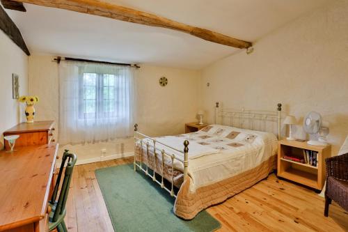 Chermignac Villa Sleeps 6 Pool