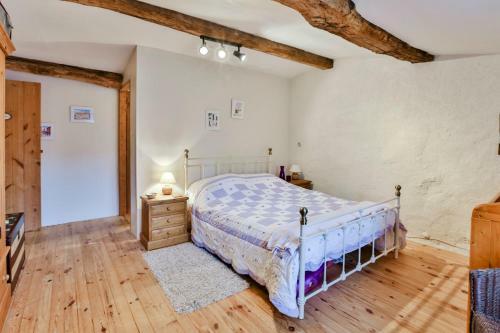 Chermignac Villa Sleeps 6 Pool