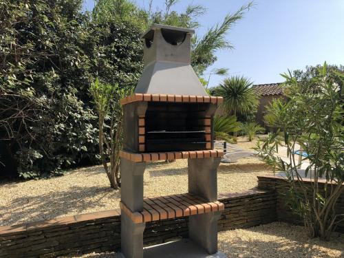 Cozy Holiday Home In Cogolin With Heated Pool