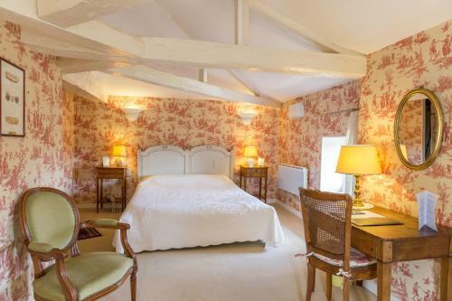 Hotel Logis Les Pigeons Blancs