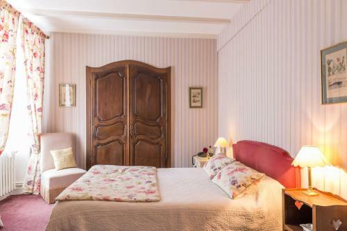 Hotel Logis Les Pigeons Blancs