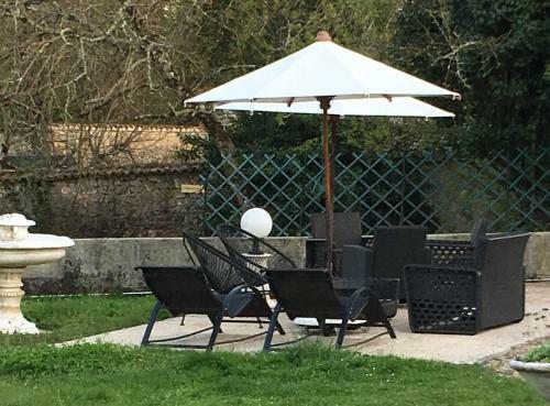 Hotel Logis Les Pigeons Blancs