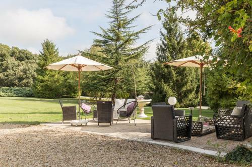 Hotel Logis Les Pigeons Blancs