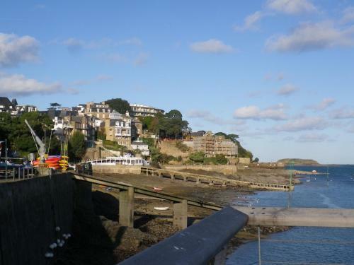 Dinard Centre, Le Wilson, Maison � 100m De La Plage