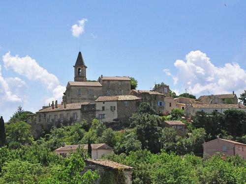Charming Holiday Home In Faucon With Swimming Pool