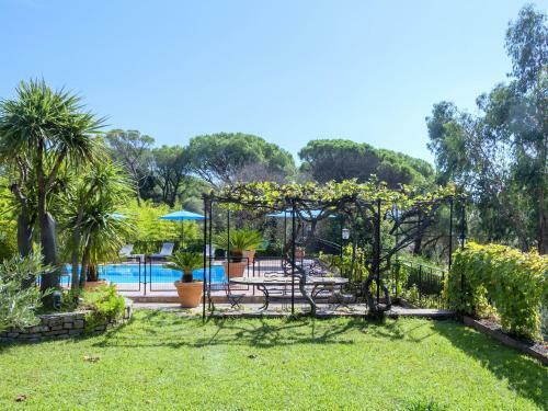 Sprawling Mansion In Frejus With Swimming Pool