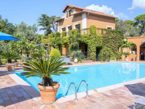 Sprawling Mansion In Frejus With Swimming Pool