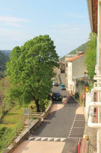 Bed & Breakfast Auberge De Ferrals Les Montagnes