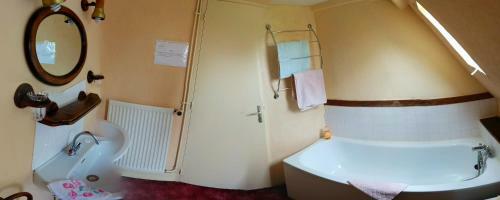 Bed & Breakfast Chateau De Grosfy