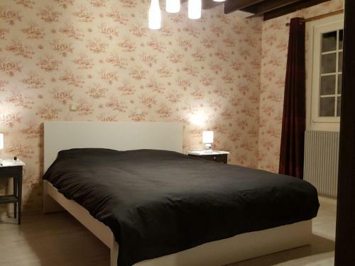 Spacious Holiday Home With Jacuzzi In Gueschart