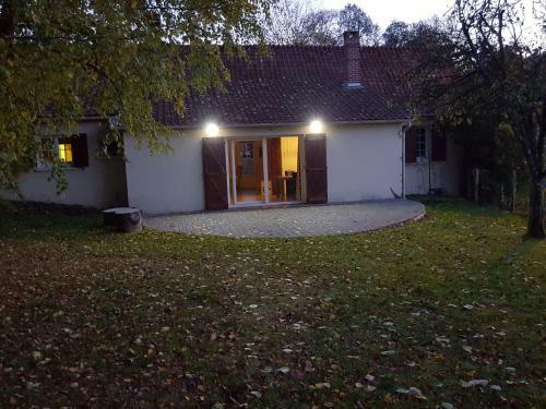 Spacious Holiday Home With Jacuzzi In Gueschart