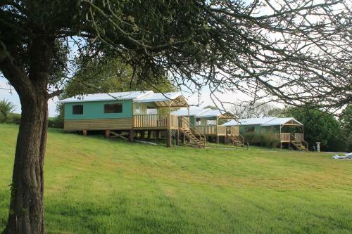 Emerald Coast Gites And Lodge