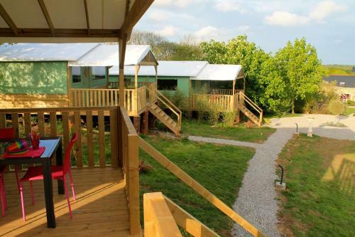 Emerald Coast Gites And Lodge