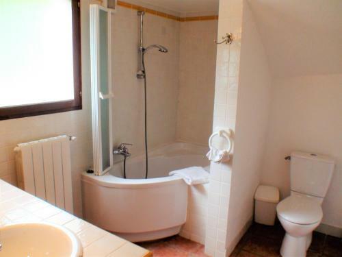 B&B With Charm, Quiet, Kitchen, Sw Pool.