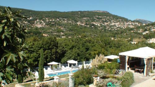 B&B With Charm, Quiet, Kitchen, Sw Pool.