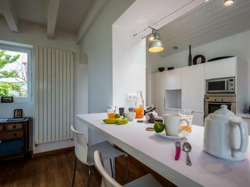 Guethary Villa Sleeps 6 Air Con Wifi