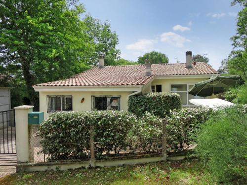 Holiday Home Villa Guessy (lca185)