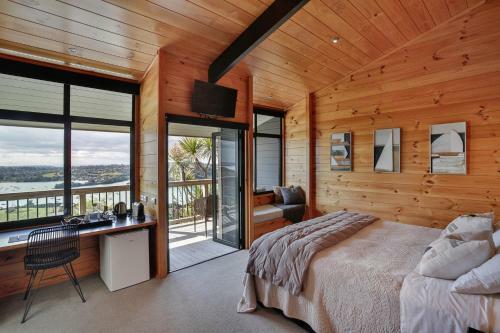 Te Whau Lodge