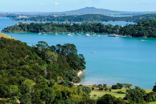 Te Whau Lodge