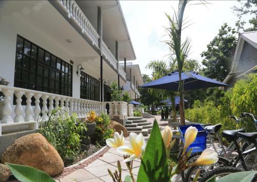La Digue Self-catering Apartments