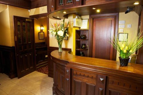 Leens Hotel