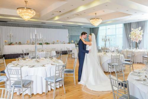 Carlton Shearwater Hotel