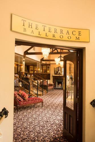 Kees Hotel And Leisure Club
