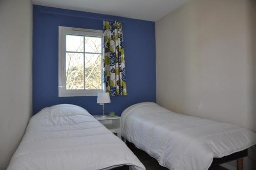 Maison Jumel�e Dans Residence Avec Piscine - 320