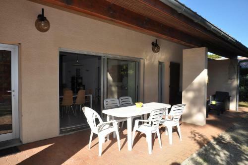Villa Spacieuse Avec Grand Jardin - 2103