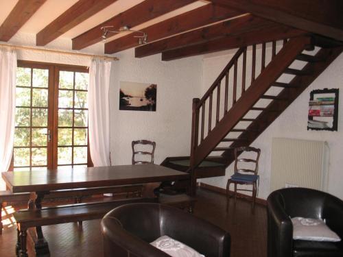 Villa Proche Du Lac Avec Jardin - 2421