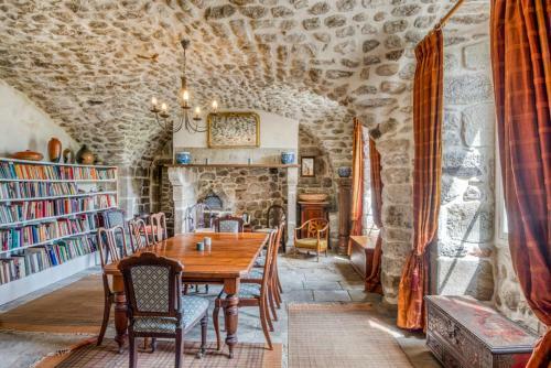 Lalevade-d'ardeche Villa Sleeps 16 Pool Wifi