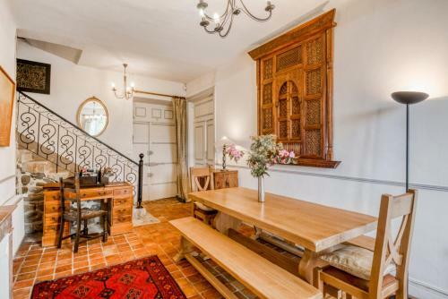 Lalevade-d'ardeche Villa Sleeps 16 Pool Wifi