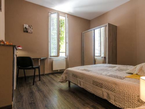 Quaint Holiday Home In Lalinde With Jacuzzi