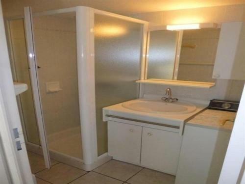 Apartment Pavillon De Vacances T3, Dans R�sidence De Vacances Avec Piscine