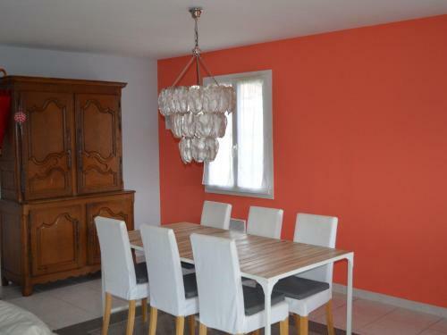 Beautiful Villa In Ledignan With Private Swimming Pool