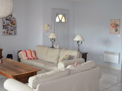 Beautiful Villa In Ledignan With Private Swimming Pool