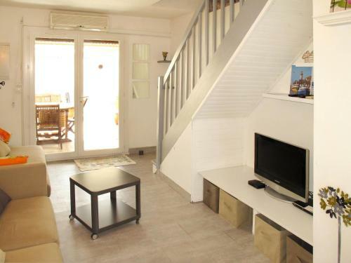 Holiday Home L'albatros (lgr110)