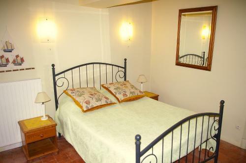 Hostal Chambres Au Logis Des Acacias