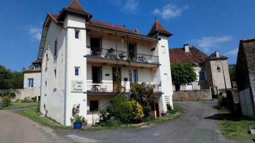 Hostal Chambres Au Logis Des Acacias