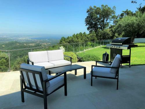 Luxurious Villa In Frejus With Private Swimming Pool