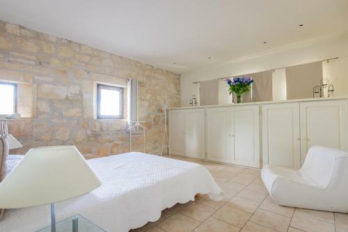Les Baux De Provence Villa Sleeps 10 Pool Wifi