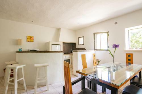 Les Baux De Provence Villa Sleeps 10 Pool Wifi