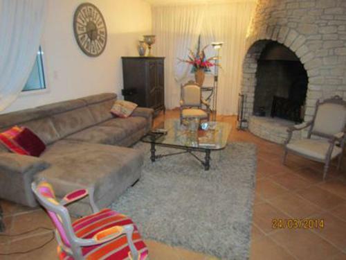 Les Baux De Provence Villa Sleeps 8 Pool Wifi